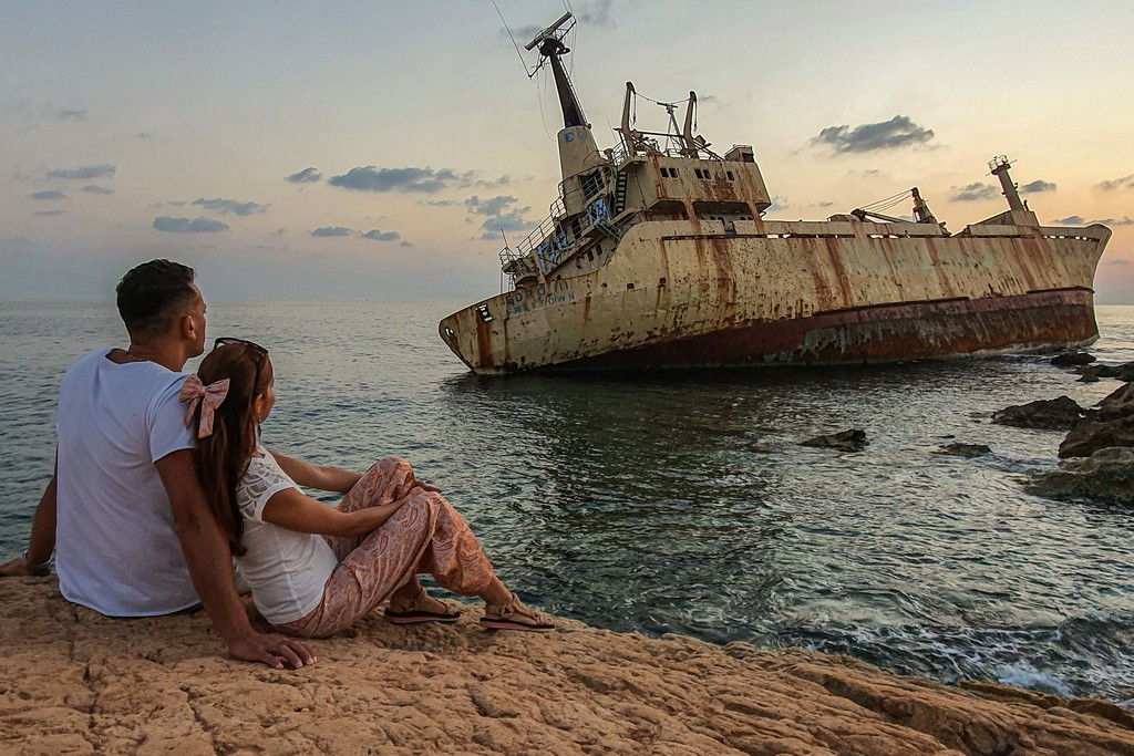 I luoghi più instagrammabili di Cipro coppia al tramonto