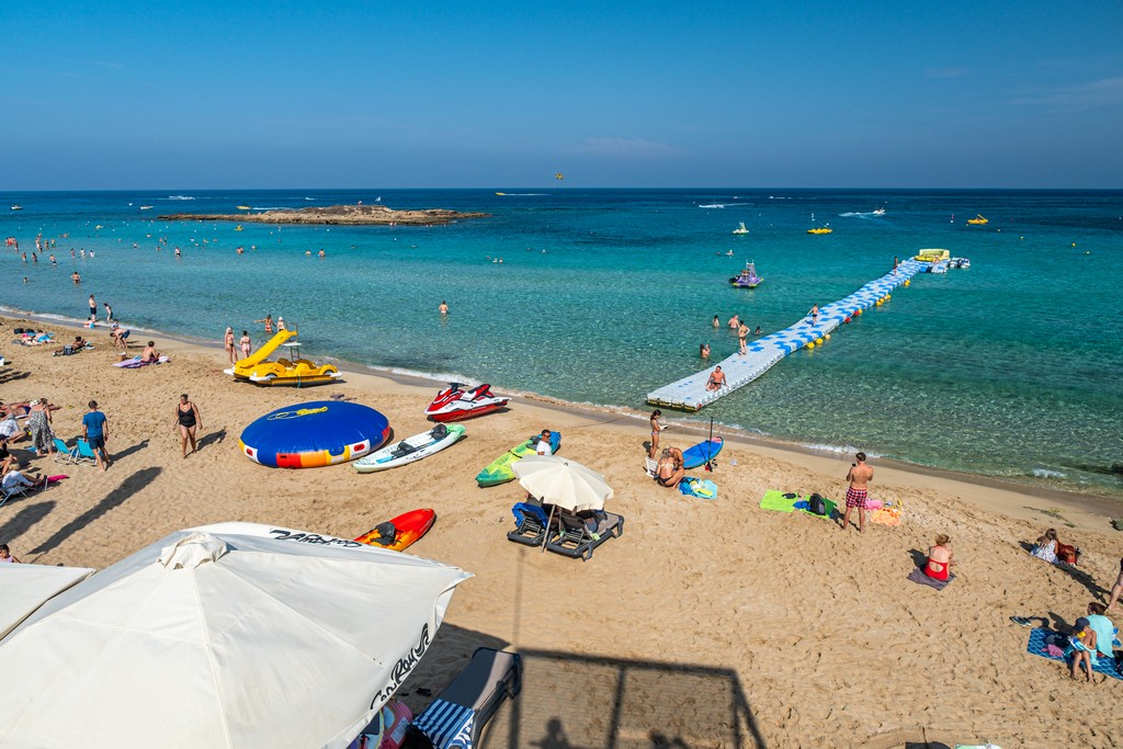 visitare Cipro in autunno vista della spiaggia