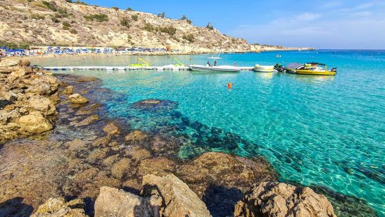 10 giorni a cipro spiaggia con acqua cristallina