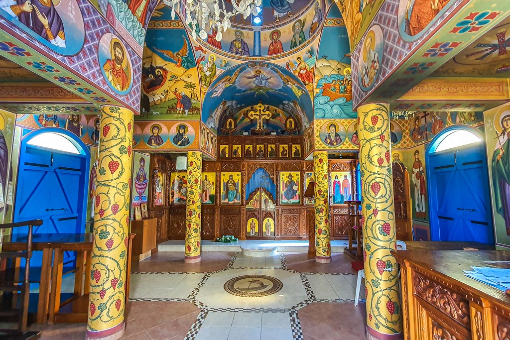 I luoghi più instagrammabili di Cipro interno chiesa