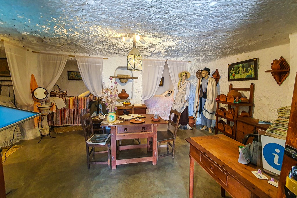 Visita al Museo Etnografico di Artenara camera da lett grotta