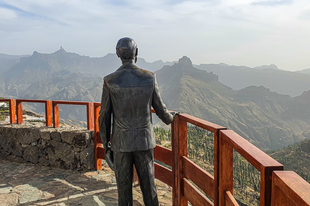 Visita ad Artenara Gran Canaria statua in posizione panoramica