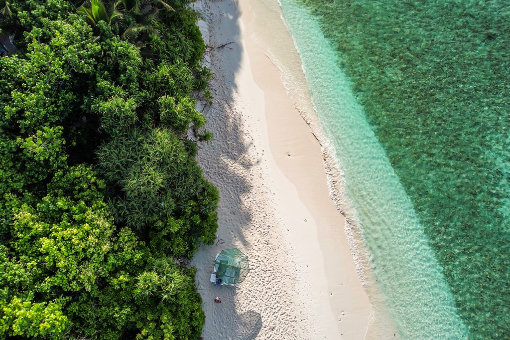 Maldive a Ukulhas spiaggia dall'alto
