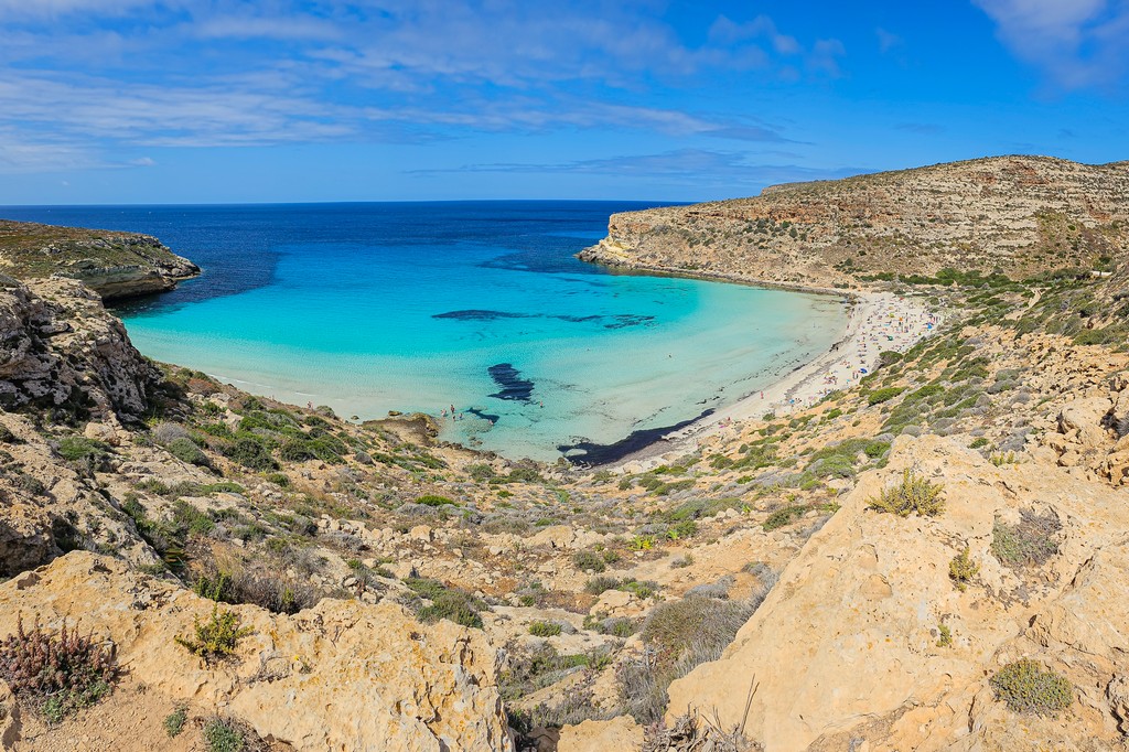 La spiaggia dei Conigli a Lampedusa baia della spiaggia