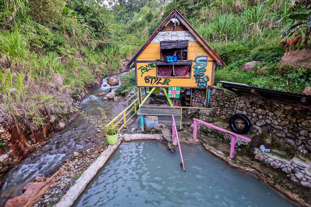 Wotten Waven sorgenti termali a Dominica sorgente termale