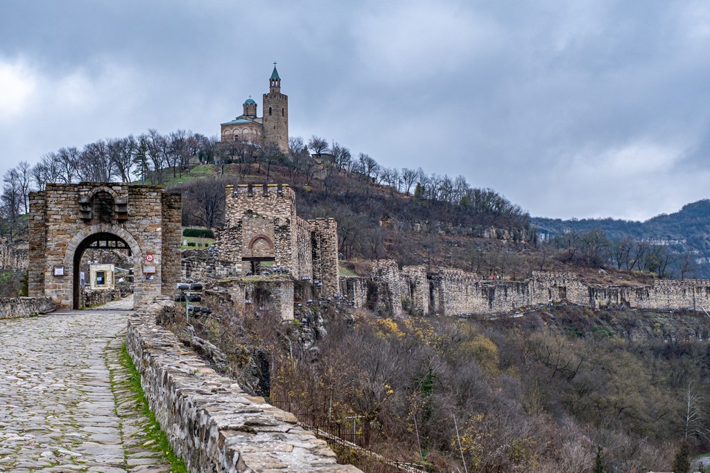 luoghi da non perdere in Bulgaria sentiero verso castello