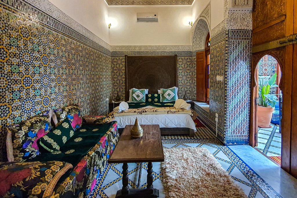 Dove dormire a Fes low cost interno di tipico riad marocchino