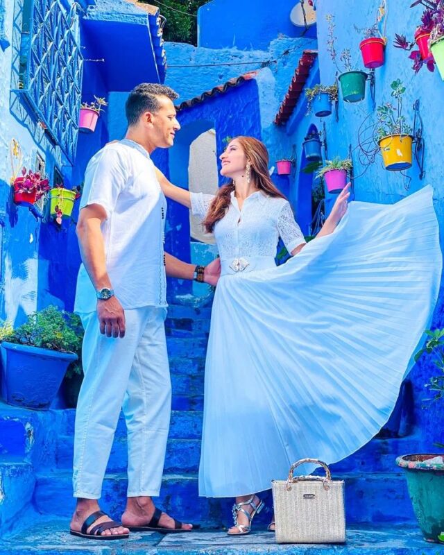 I luoghi più IGmabili di Chefchaouen: Derb El Asri⁣
⁣
Fra i luoghi instagrammabili più celebri c’è questa scalinata abbellita con vasi, con tante porte blu molto carine.⁣
⁣
Vi consigliamo di venire al mattino, attenzione al contrasto con le zone illuminate dal sole.⁣
⁣
⁣
⁣📷 @thebluepearlchefchaouen_
⁣
⁣
⬇️⬇️⬇️⁣
Salva il post per il tuo prossimo viaggio⁣
E se ti è piaciuto condividilo!⁣
⁣
Scopri Chefchaouen sul sito www.viaggidafotografare.it⁣
⬆️⬆️⬆️⁣
 ⁣
⁣
#visitmorocco #viaggidafotografare #viaggiaresempre #natgeotravel #diytravel #travelblogger #travelphotography #morocco #moroccotravel #inmorocco #moroccotours #lovemorocco #moroccotravel #bestshots #bestview #chefchaouen⁣
⁣
@love_chefchaouen @chefchaouen_dream @inmorocco @moroccoexplores @couplegoals @visit_morocco_⁣
⁣