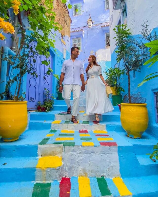 I luoghi più IGmabili di Chefchaouen: la scalinata colorata⁣
⁣
Vicinissima a Derb El Asri, c’è anche la scalinata con rettangoli dipinti verdi rossi e gialli che è molto fotogenica.⁣
⁣
Anche per questi vi consigliamo di venire al mattino, attenzione al contrasto con le zone illuminate dal sole. ⁣
⁣
⁣
📸 @thebluepearlchefchaouen_
⁣
⁣
⁣
⬇️⬇️⬇️⁣
Salva il post per il tuo prossimo viaggio⁣
E se ti è piaciuto condividilo!⁣
⁣
Scopri Chefchaouen sul sito www.viaggidafotografare.it⁣
⬆️⬆️⬆️⁣
 ⁣
⁣
#visitmorocco #viaggidafotografare #viaggiaresempre #natgeotravel #diytravel #travelblogger #travelphotography #morocco #moroccotravel #inmorocco #moroccotours #lovemorocco #moroccotravel #bestshots #bestview #chefchaouen⁣
⁣
@love_chefchaouen @chefchaouen_dream @inmorocco @moroccoexplores @coupleblogger @visit_morocco_
⁣